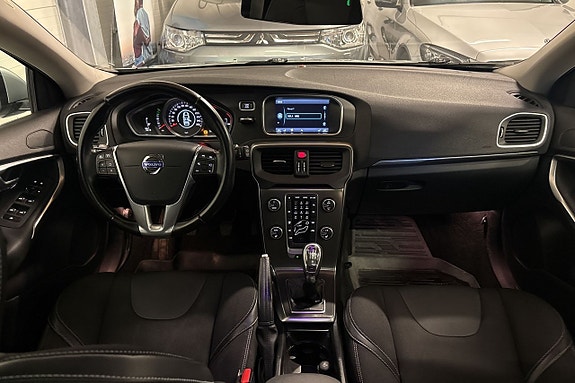 Volvo V40 13 of 18