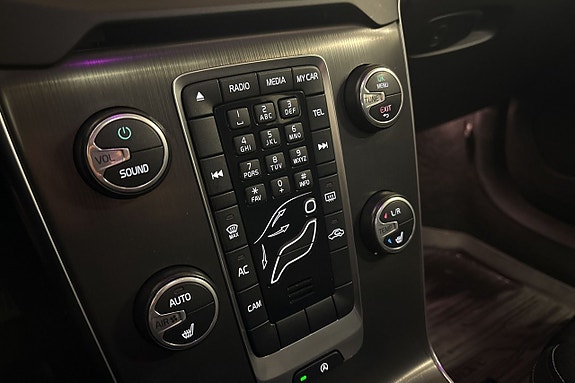 Volvo V40 16 of 18