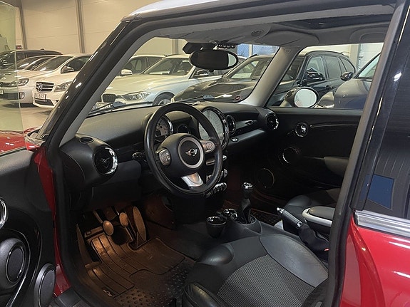 MINI Cooper 16 of 25