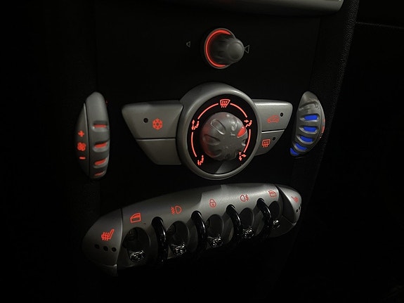 MINI Cooper 18 of 25
