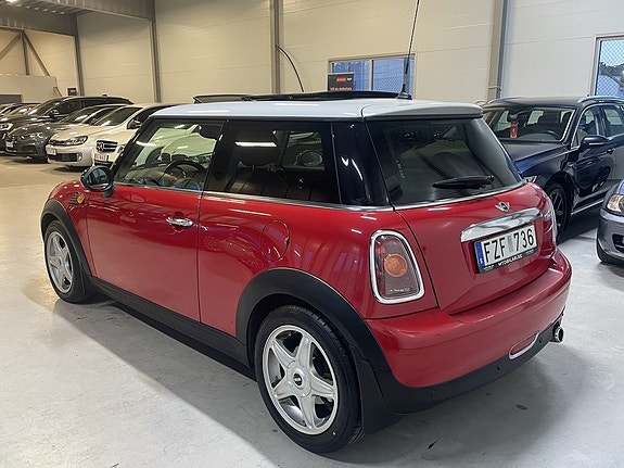 MINI Cooper 13 of 25