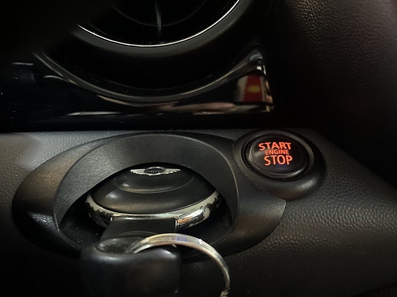 MINI Cooper 25 of 25