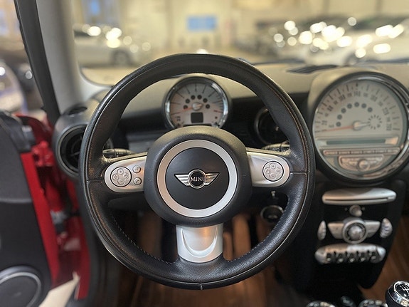 MINI Cooper 17 of 25