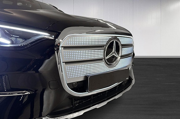 Mercedes-Benz GLC300 19 of 21