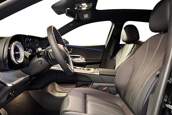 Mercedes-Benz GLC300 11 of 21