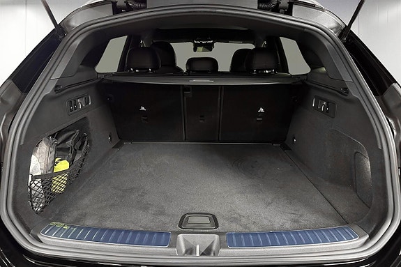 Mercedes-Benz GLC300 16 of 21