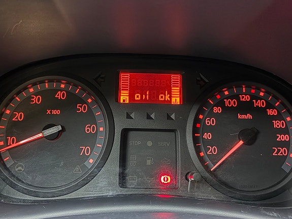 Renault Clio 14 of 18