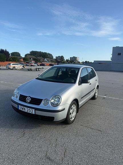 Volkswagen Polo 2 of 13