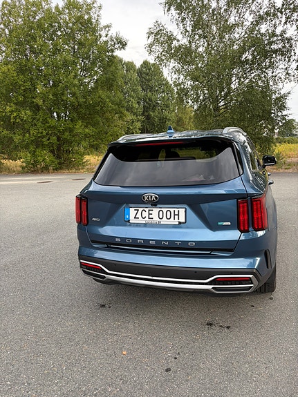 Kia Sorento 3 of 7