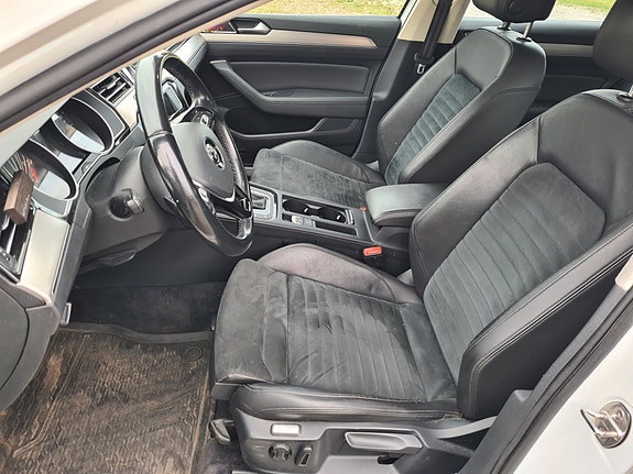 Volkswagen Passat 2 of 5