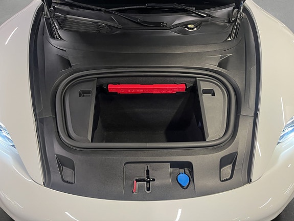 Porsche Taycan 4S 16 of 23