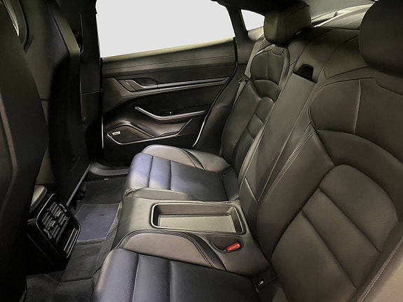 Porsche Taycan 4S 12 of 23