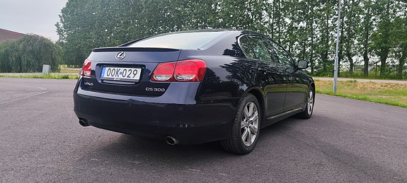 Lexus GS300 3 of 8