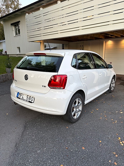 Volkswagen Polo 2 of 6