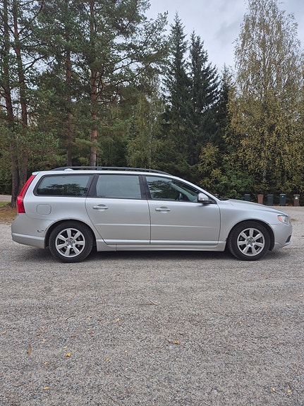 Volvo V70 5 of 9