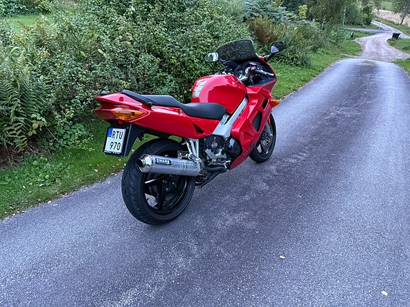 Honda VFR800FI LÅG MIL! 5 of 10