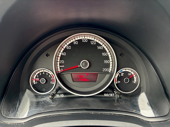 Volkswagen UP! 9 of 10