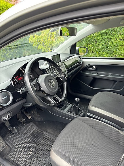 Volkswagen UP! 5 of 10