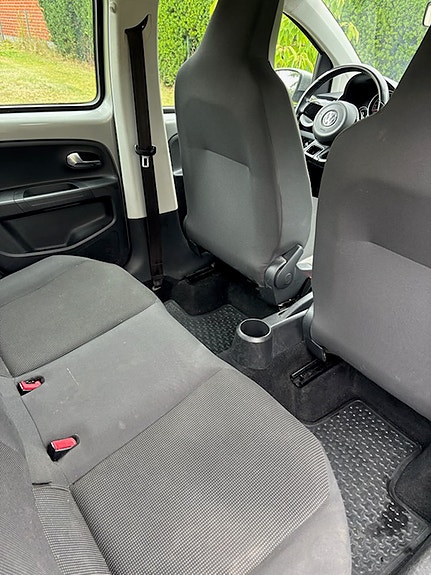 Volkswagen UP! 7 of 10