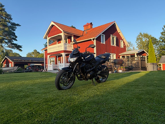 Kawasaki Z750 ABS 2 of 4