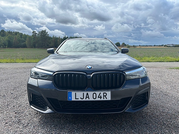 BMW 520d 2 of 8