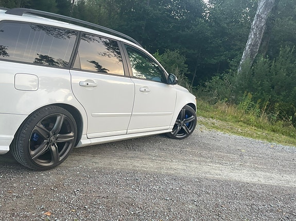 Volvo V50 2 of 17