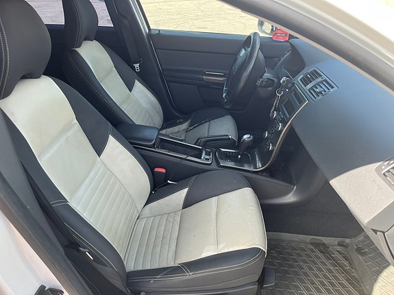 Volvo V50 9 of 17