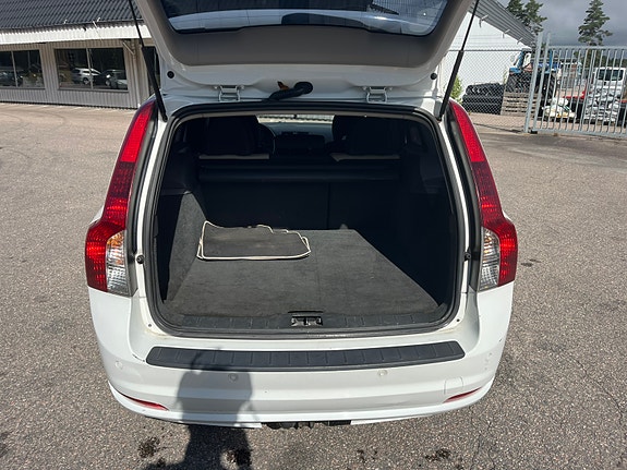 Volvo V50 12 of 17