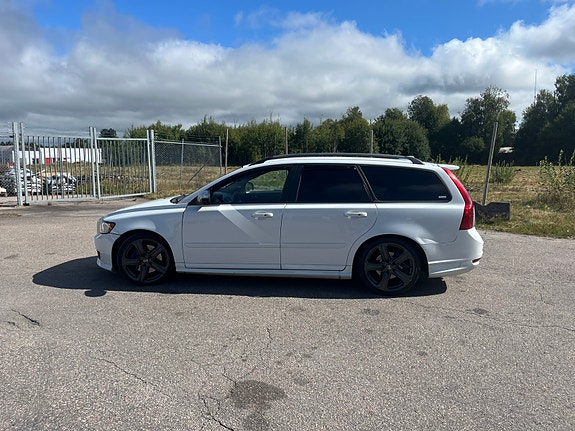 Volvo V50 4 of 17