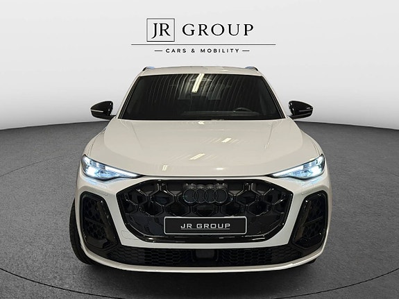 Audi Q5 2 of 13