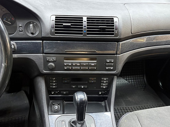 BMW 520i 17 of 22