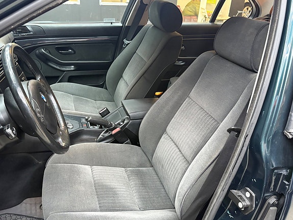 BMW 520i 13 of 22