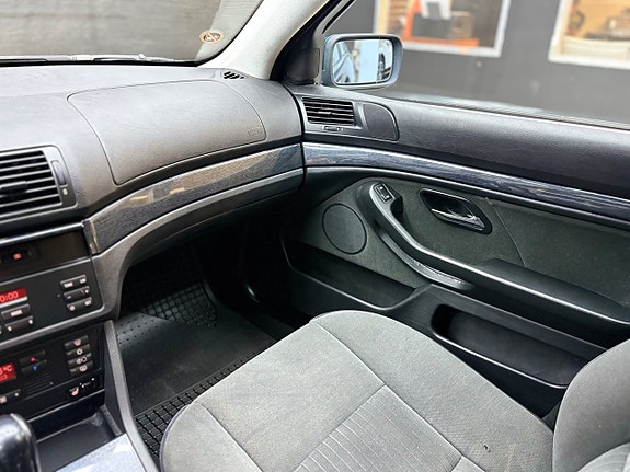 BMW 520i 22 of 22