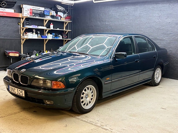 BMW 520i 5 of 22