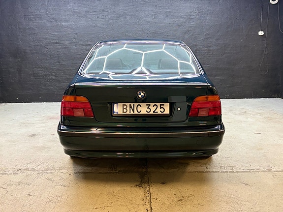 BMW 520i 6 of 22