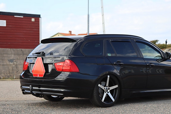 BMW 318d 4 of 10