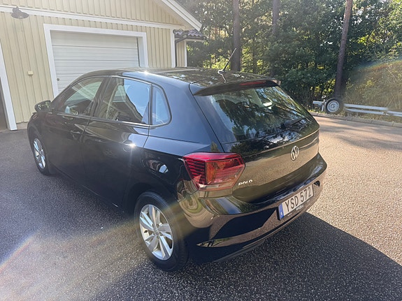 Volkswagen Polo 2 of 4