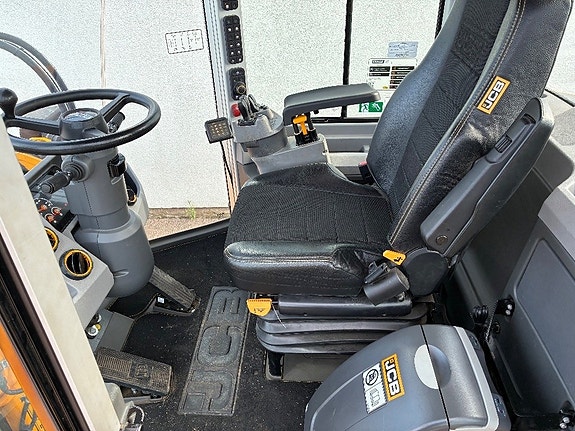 JCB 413 S 10 of 14