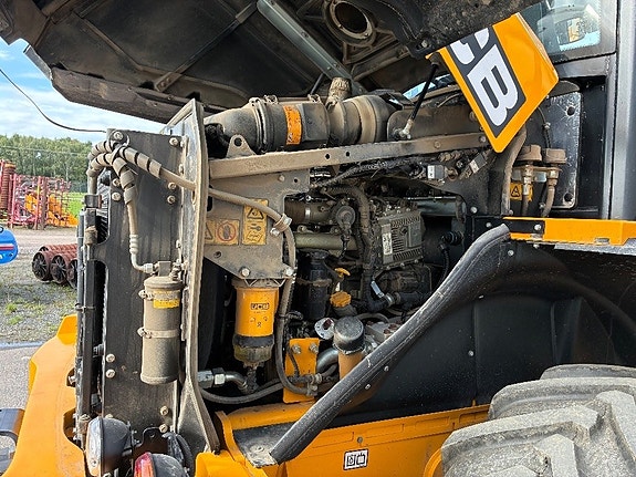 JCB 413 S 7 of 14