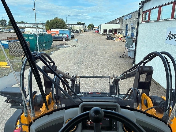 JCB 413 S 12 of 14