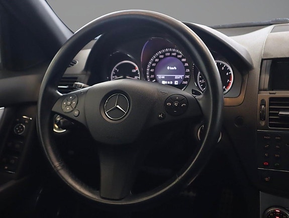 Mercedes-Benz C180 11 of 20