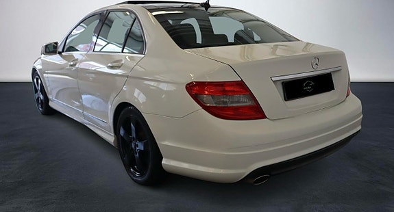 Mercedes-Benz C180 7 of 20