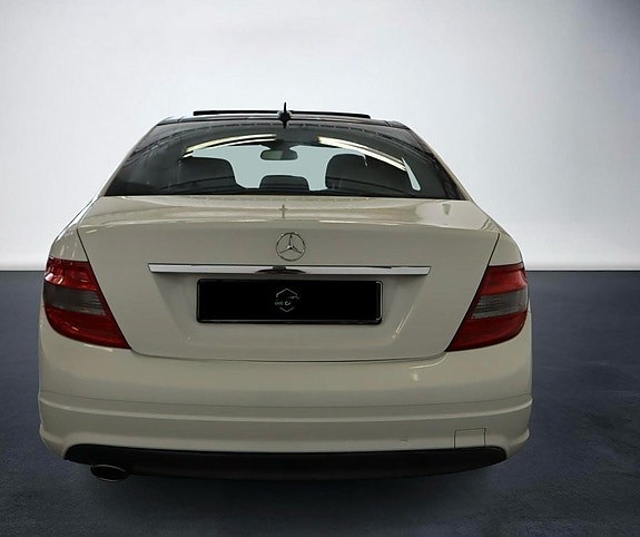 Mercedes-Benz C180 10 of 20