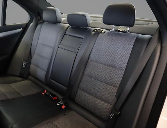 Mercedes-Benz C180 19 of 20