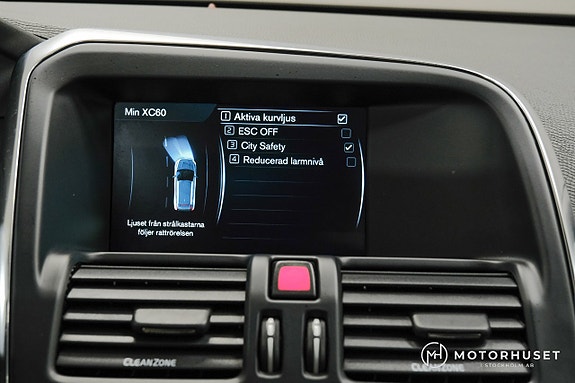 Volvo XC60 14 of 19