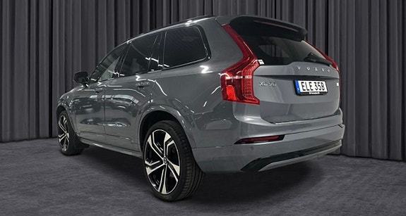 Volvo XC90 3 of 11