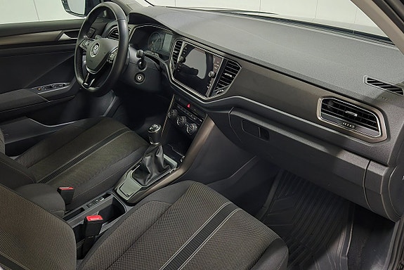 Volkswagen T-Roc 9 of 17
