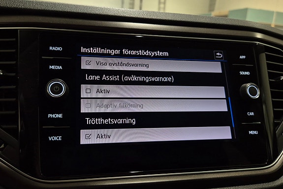 Volkswagen T-Roc 14 of 17