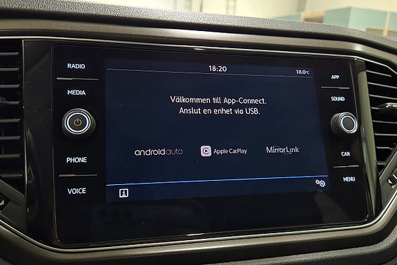 Volkswagen T-Roc 13 of 17