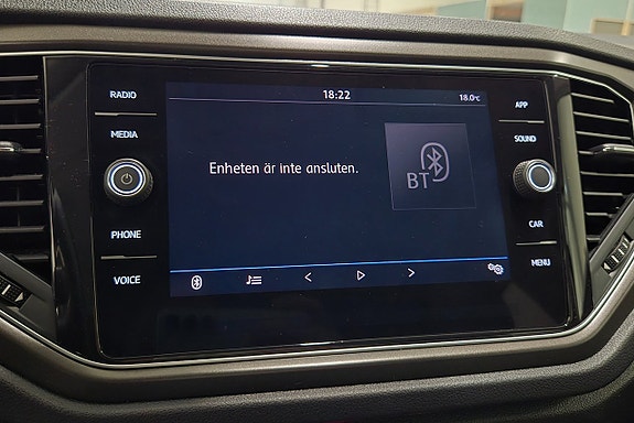 Volkswagen T-Roc 16 of 17